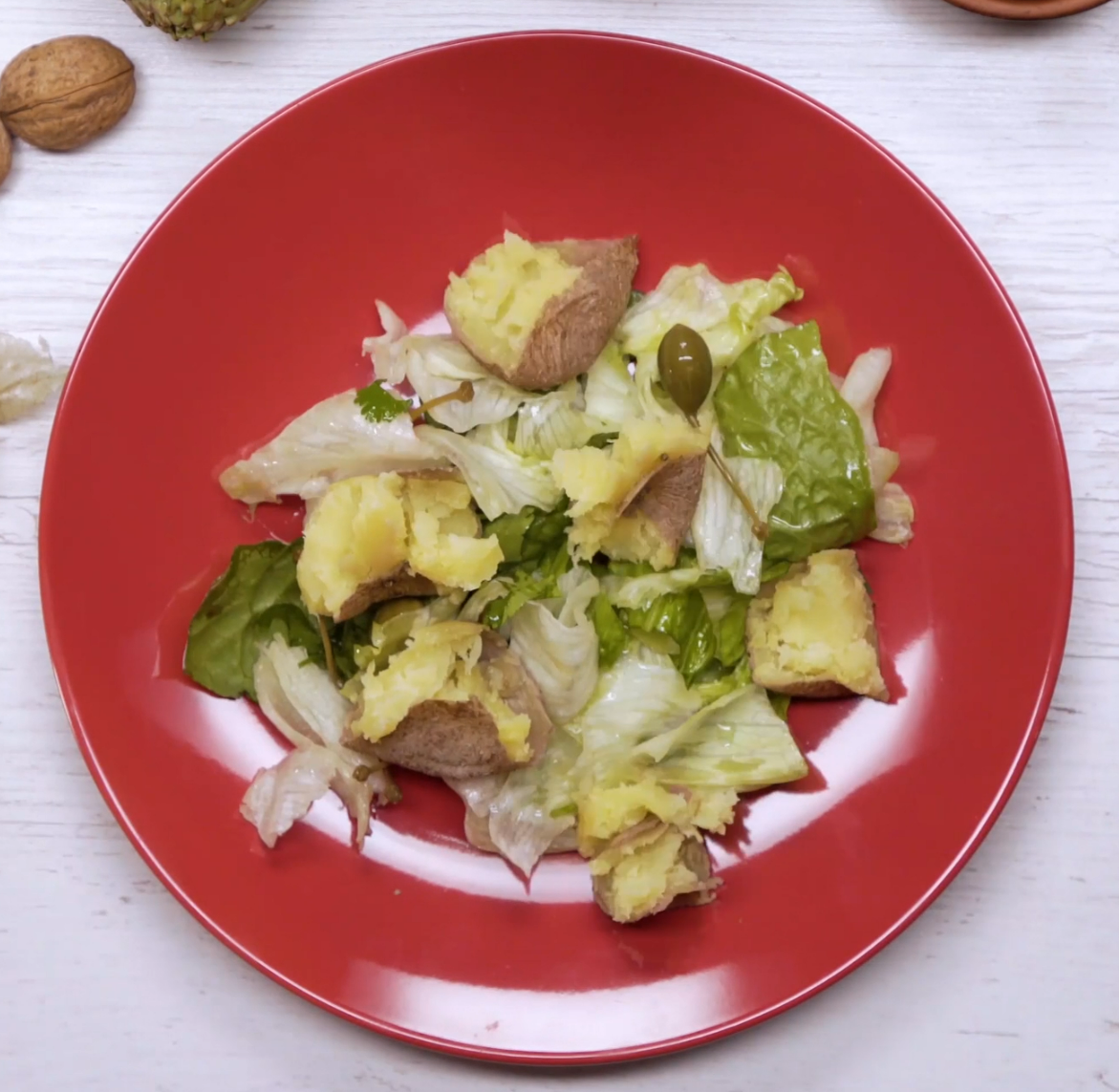 Salad with baked potatoes and eggplant